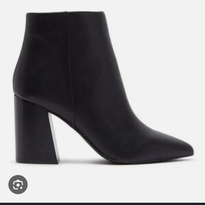 Steve Madden Cashew Ankle Boots